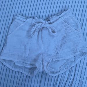 white aerie shorts